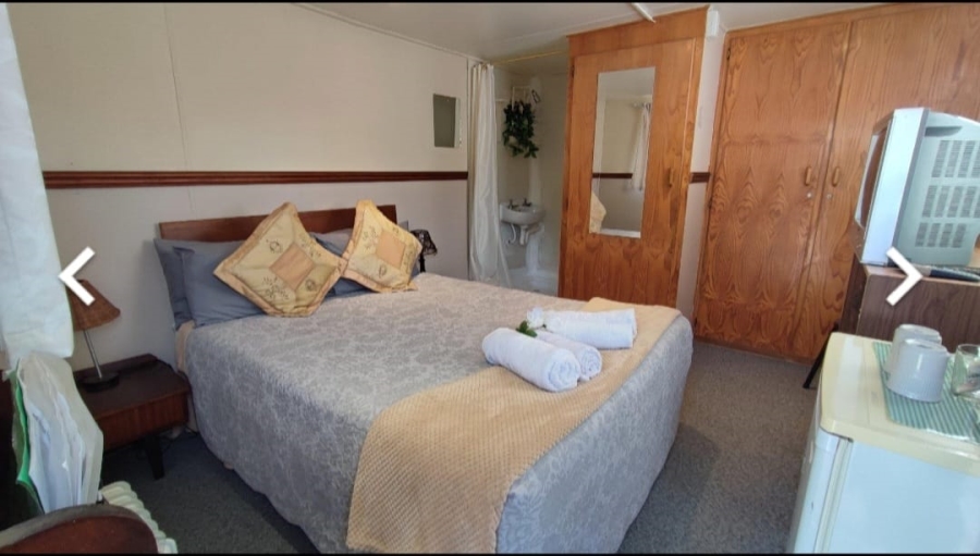 10 Bedroom Property for Sale in Dan Pienaar Free State